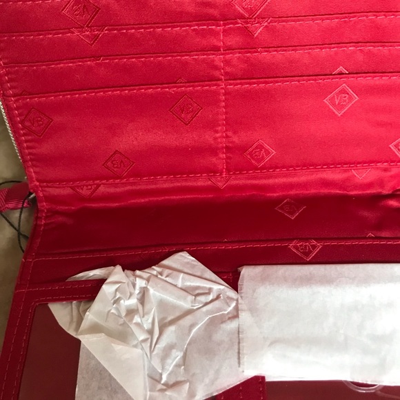 NWT Vera Bradley Red Twill RFID Turnlock Wallet - Picture 2 of 4